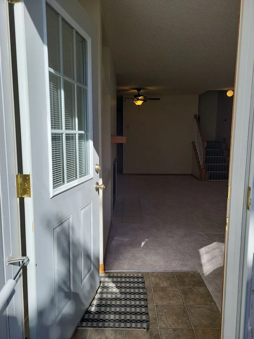 2 Level Townhouse — Photo 3