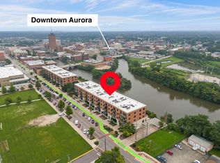 160 S River St Unit 215, Aurora, IL 60506