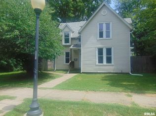 832 N Garfield Ave, Peoria, IL 61606