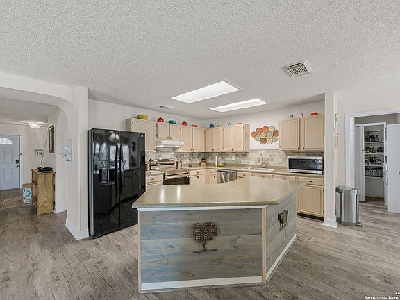 4th image of 3402 ROSETTI DR