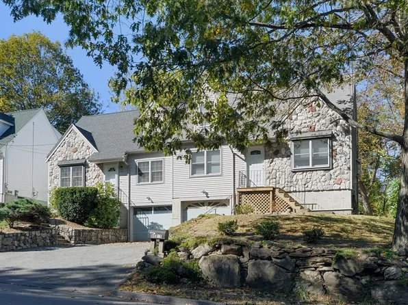 602 Burncoat St, Worcester, MA 01606