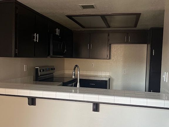 5th image of 2600 Chandler Ct APT 31