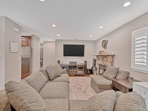 5th image of 2458 Kimpton Ct