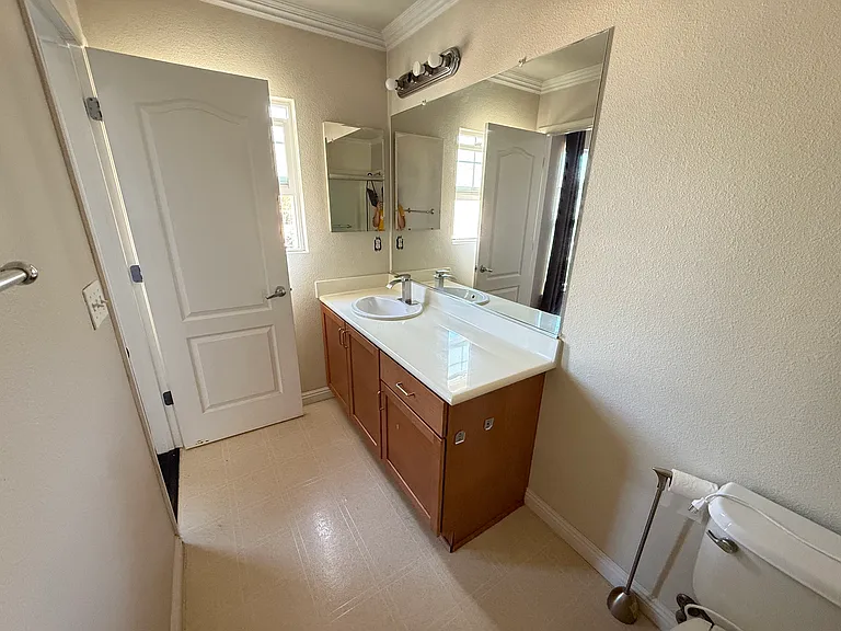 656 Grand Ter — Photo 23