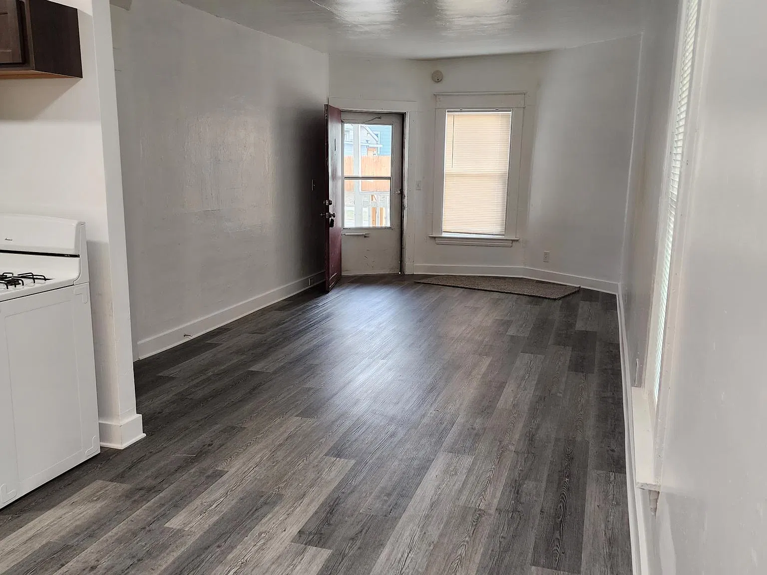 2 bed, 792 sqft, $1,310 — Photo 2