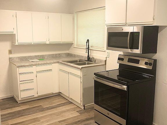 3rd image of 4525 Harvey Dr