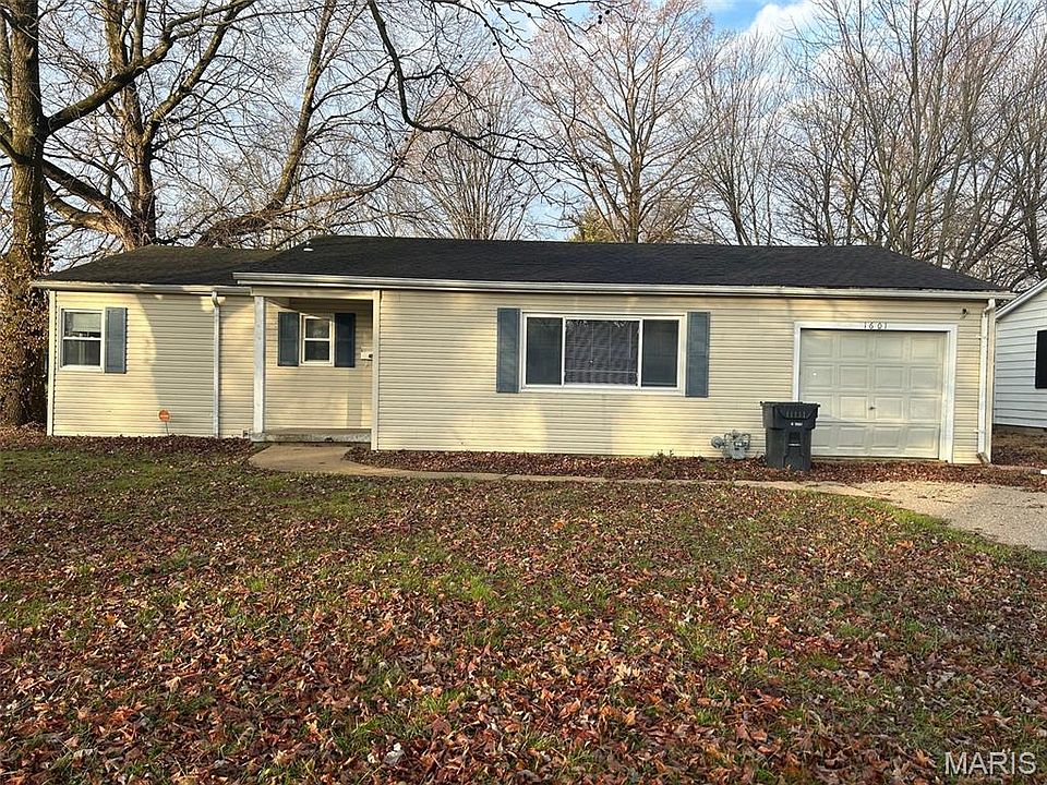 1st image of 1601 Foster Dr