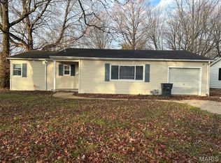 1601 Foster Dr, Belleville, IL 62226