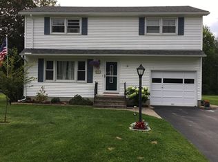 15 Brookview Dr, Plattsburgh, NY 12901