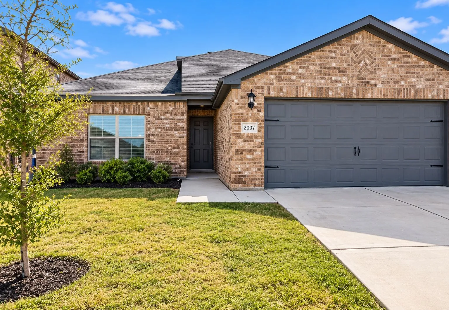 4 Bedroom Home In Seagoville Farms — Photo 1