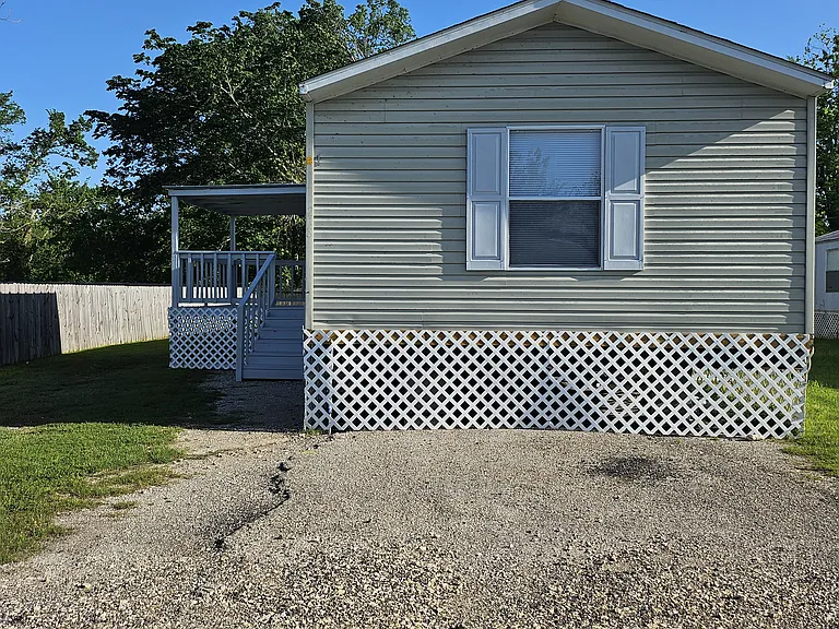 243 E Saint Charles Dr — Photo 16