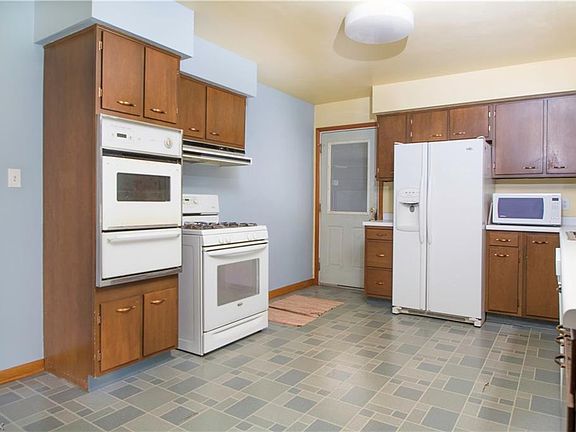5th image of 1442 Anderson Ave