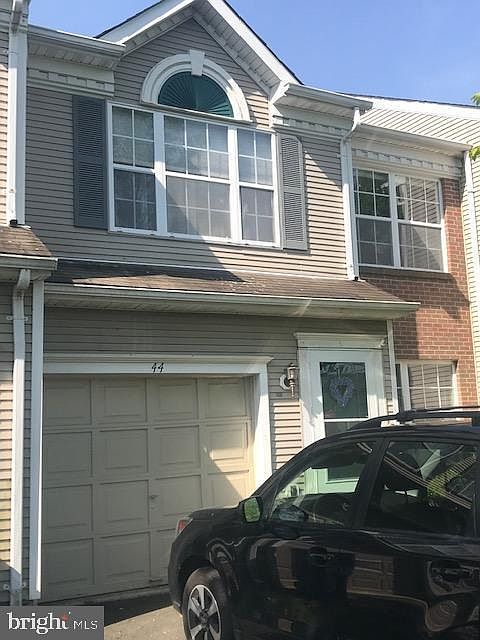 1st image of 44 Honey Locust Ln