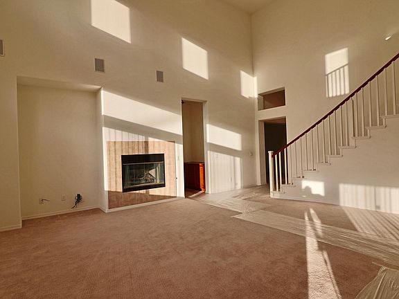 5th image of 801 Roseberry Dr
