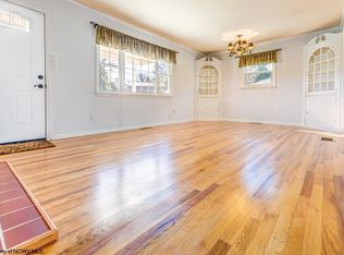 3325 Oakwood St, Morgantown, WV 26505