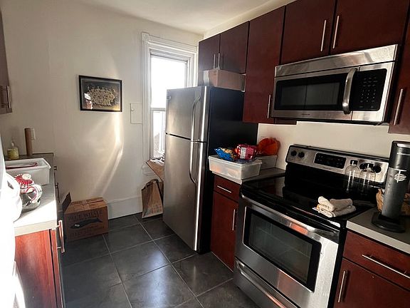3rd image of 2730 W Girard Ave #3