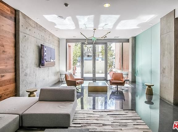 2nd image of 1111 S Grand Ave #14