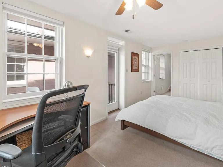 115 S Market St — Photo 2