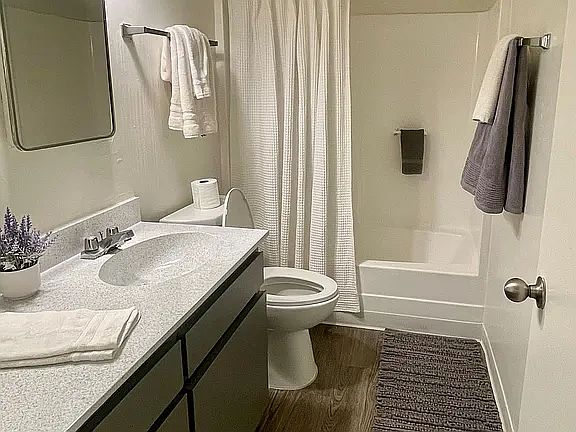 3rd image of 2230 E Fort Lowell Rd #220