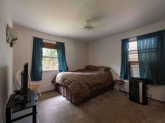 4th image of 2927 W Princeton Ave