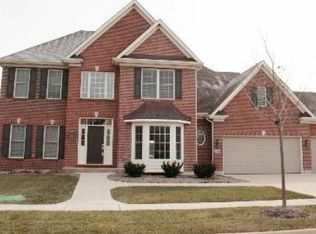 1560 Prairie Pointe Dr, South Elgin, IL 60177