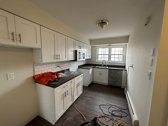 5th image of 30 S Henry St #1A