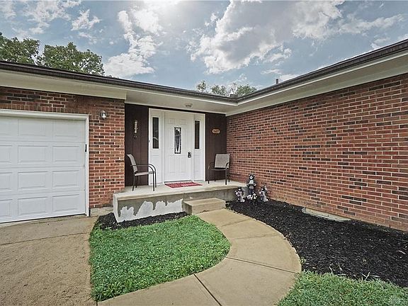 2nd image of 573 Robindale Dr