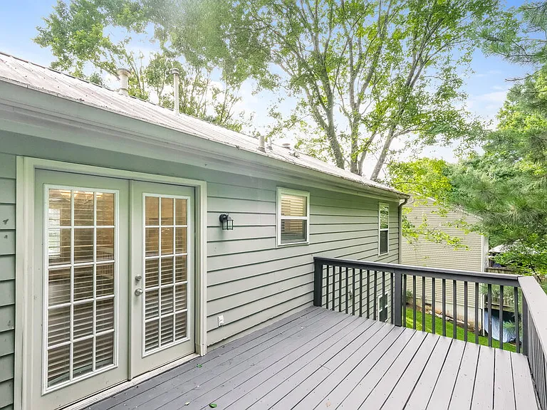 140 Birch Rill Dr — Photo 16
