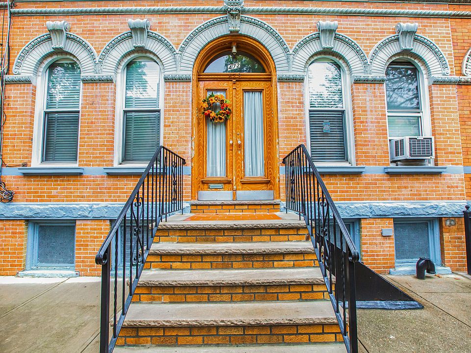 1st image of 472 Harman St #1