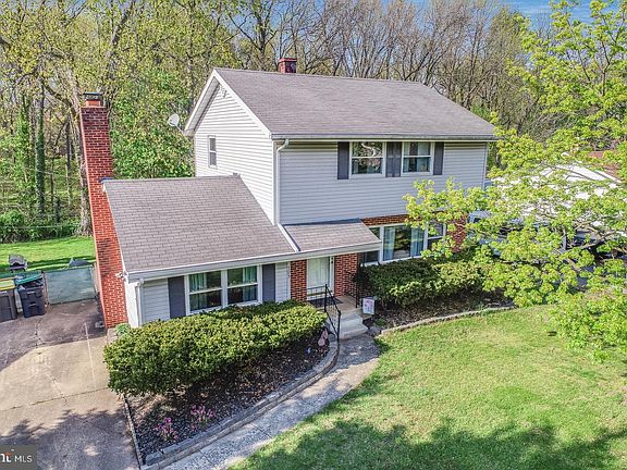 2nd image of 505 Shue Dr