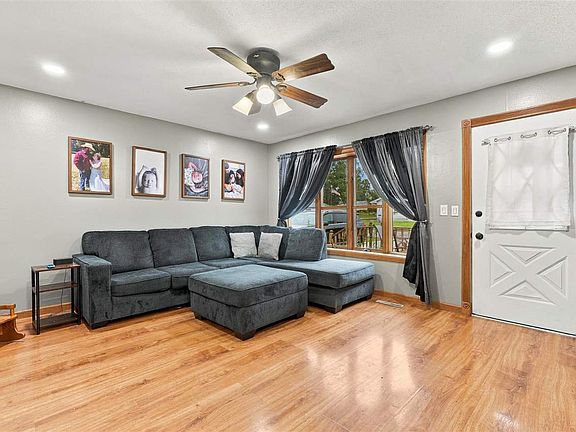 3rd image of 210 Water St