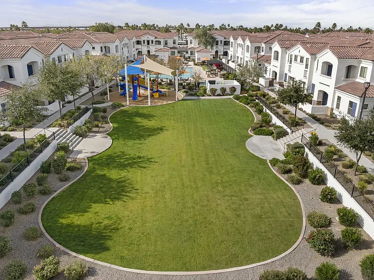 Bella Victoria — Photo 43