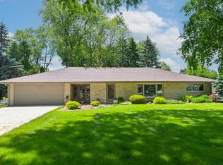 3121 N 105th St, Wauwatosa, WI 53222