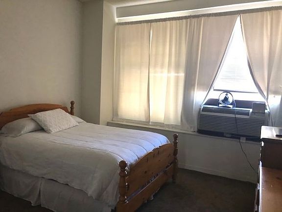 3rd image of 600 S Dearborn St APT 1809