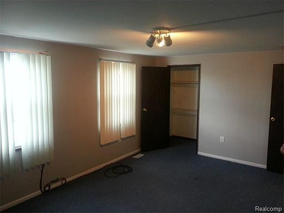 4th image of 38 Beechwoode Ln #15-1
