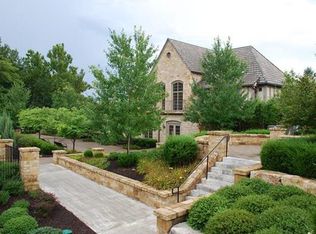 9105 NE 79th St, Kansas City, MO 64158