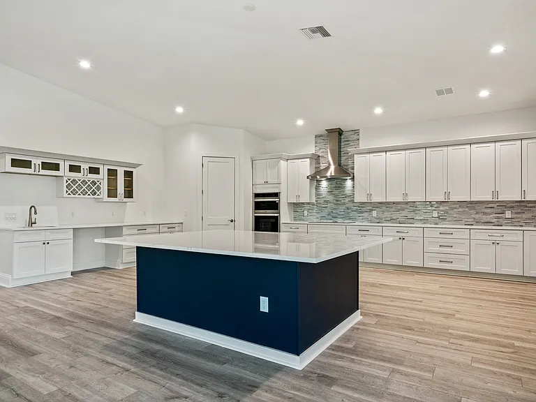 1033 Hammock Cir — Photo 17