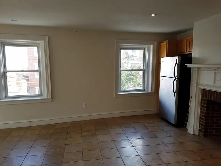 632 N 2nd St #3F — Photo 9