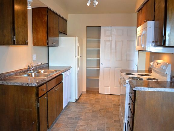 4th image of 9725 6th Pl NE APT 2