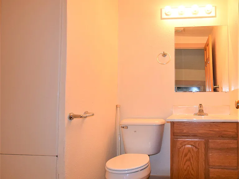 556 Jefferson St #10 — Photo 12
