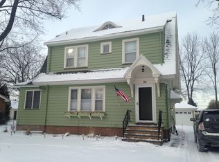 94 Seymour Rd, Rochester, NY 14609