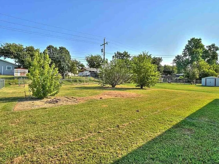 5325 NW Euclid Ave — Photo 26
