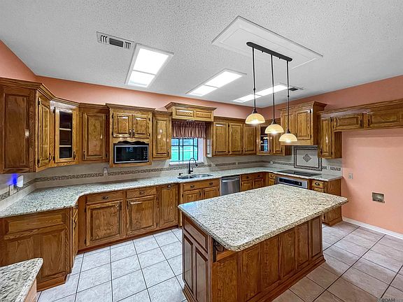 5th image of 13616 Denham Rd