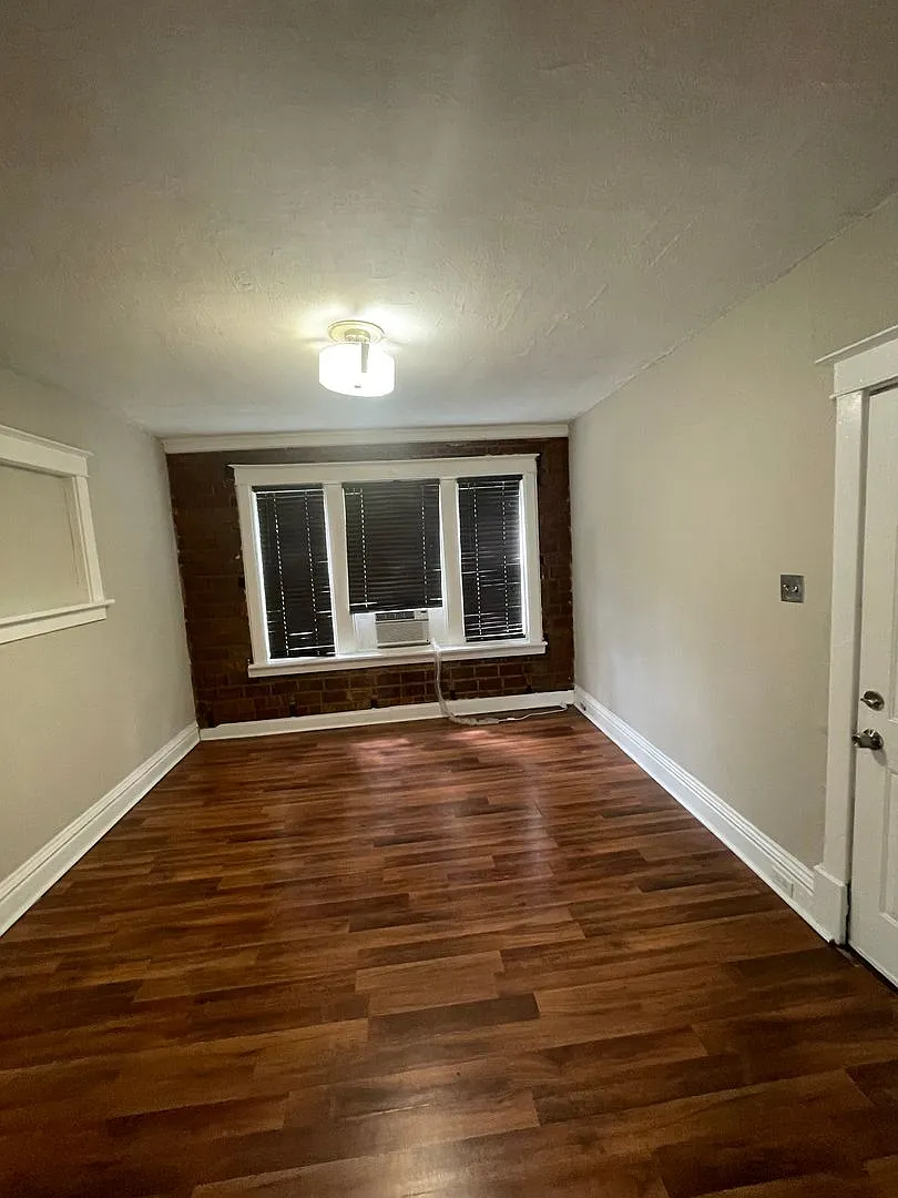 4010 Pennsylvania Ave — Photo 2