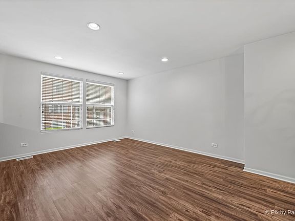 5th image of 2415 Emily Ln