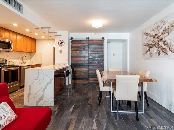 5th image of 1035 West Ave APT 901