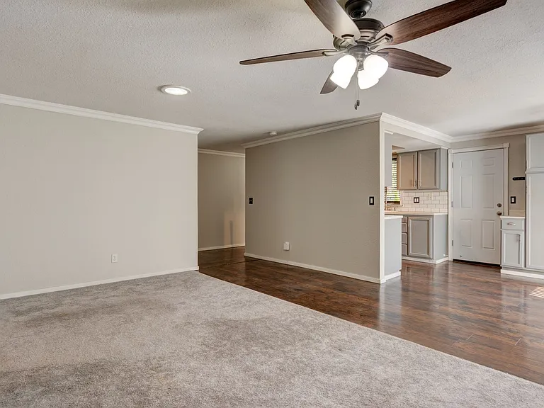 899 SW 13th Ave — Photo 10