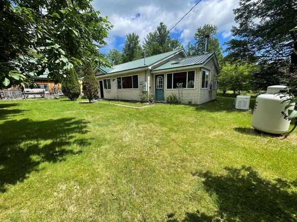 18 Creamer Drive Drive, Plymouth, ME 04969