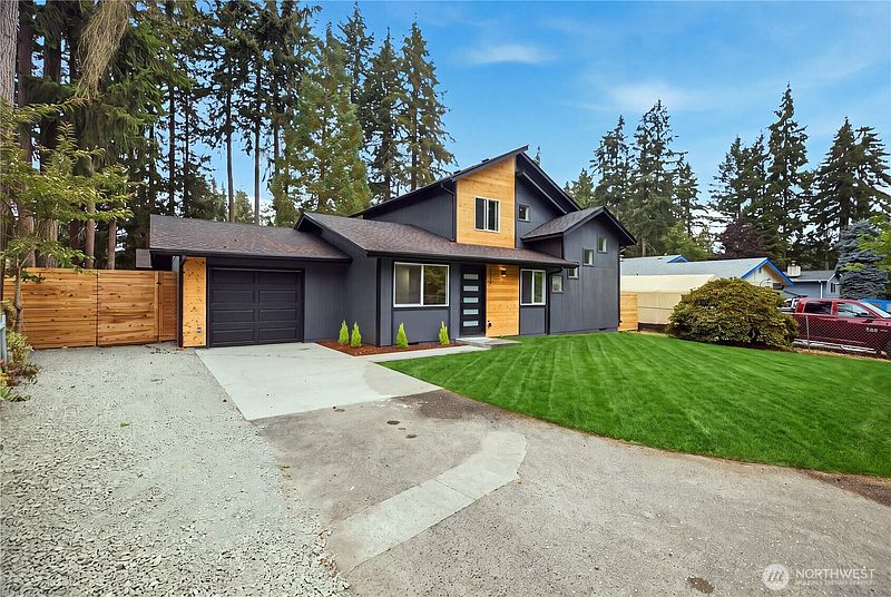 2nd image of 2924 Forest Ridge Court S