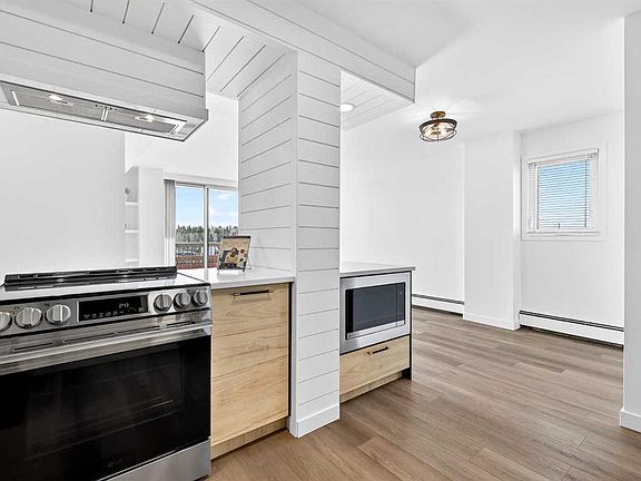 4th image of 1107 N 15th Ave SW #903
